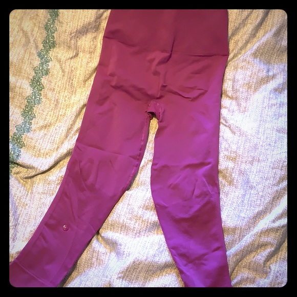 LuluLemon high rise 3/4 leggings - Picture 2 of 3